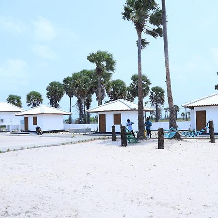 Palm Beach Resort Ceylon Jaffna Esterno foto