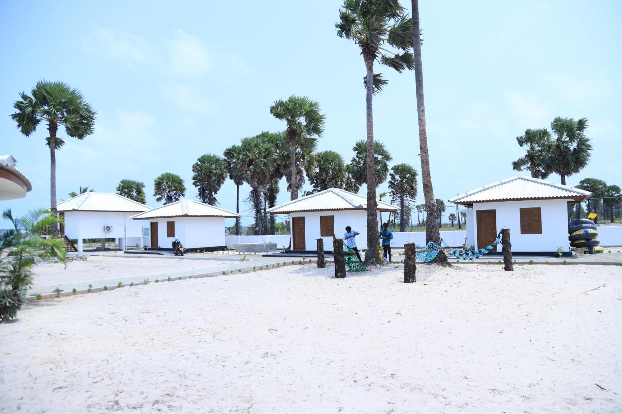 Palm Beach Resort Ceylon Jaffna Esterno foto
