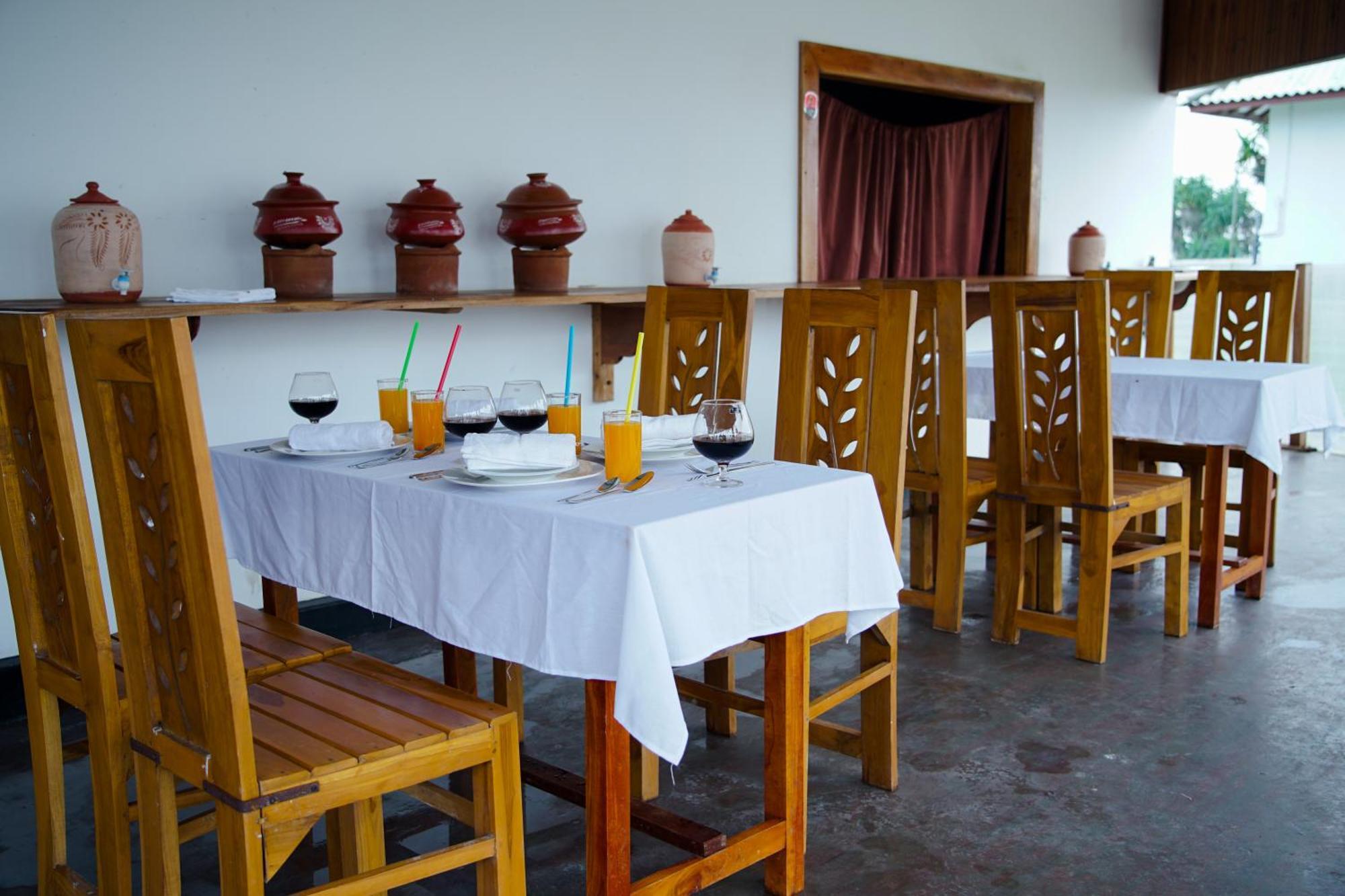 Palm Beach Resort Ceylon Jaffna Esterno foto